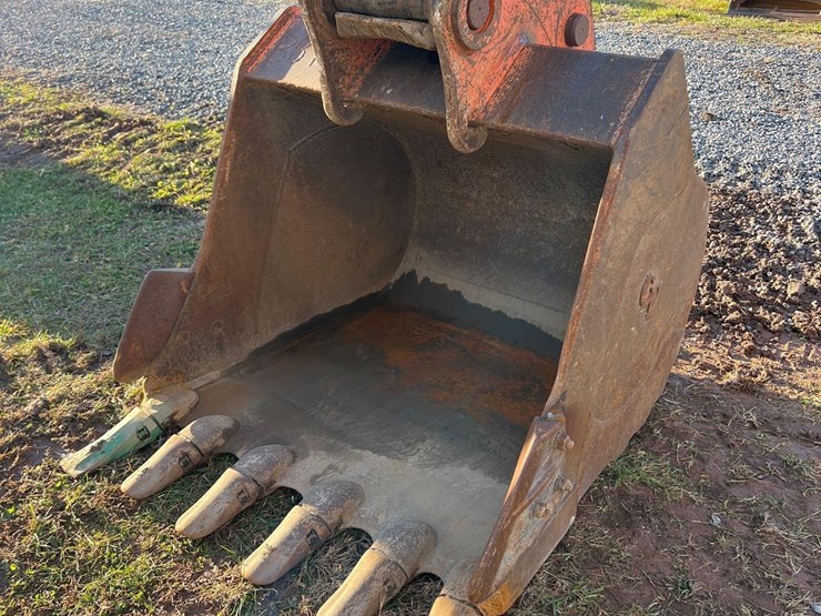 deere-245g-lc-image-4