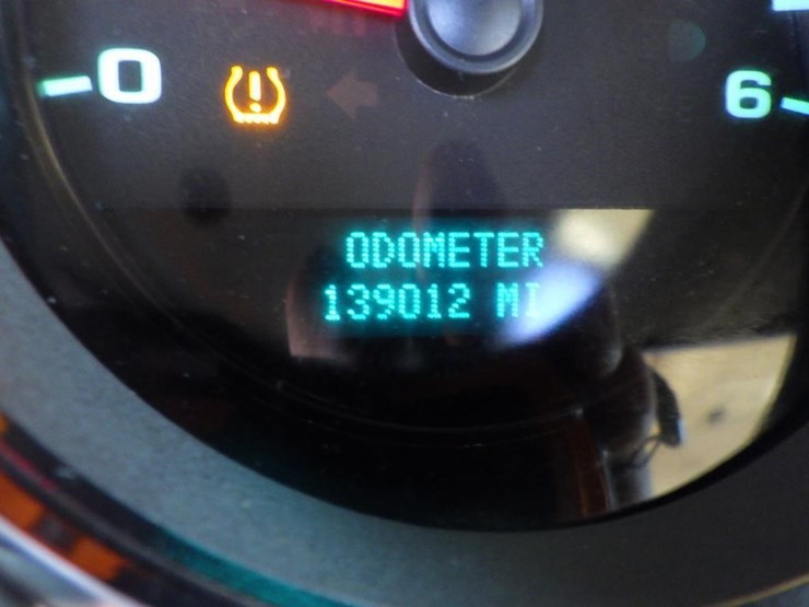 2009-chevrolet-2500hd-image-14