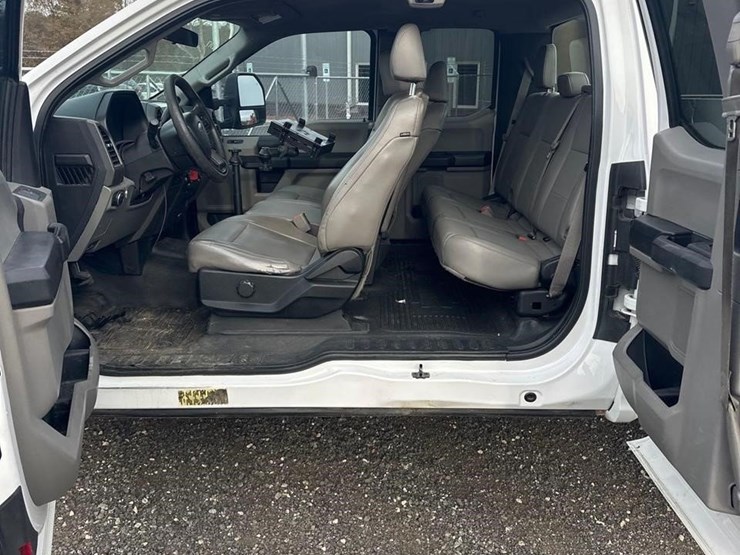 2017-ford-f350-xl-image-20