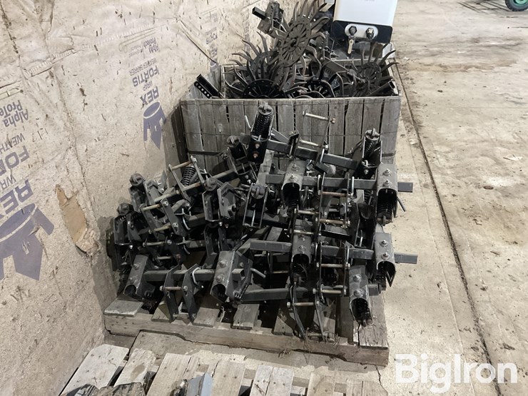 hiniker-spiked-rolling-rotary-hoe-attachment-image-5