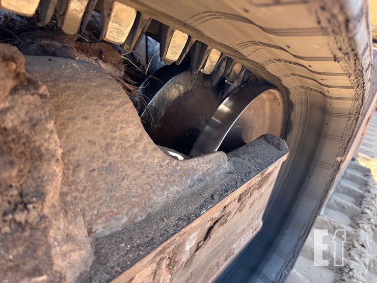 2023-bobcat-t770-image-15