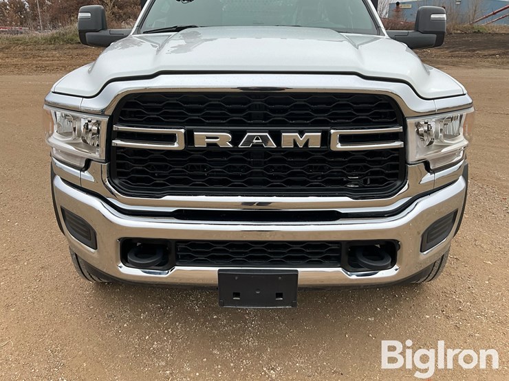 2024-ram-5500-heavy-duty-4x4-service-truck-w/tiger-crane-image-11