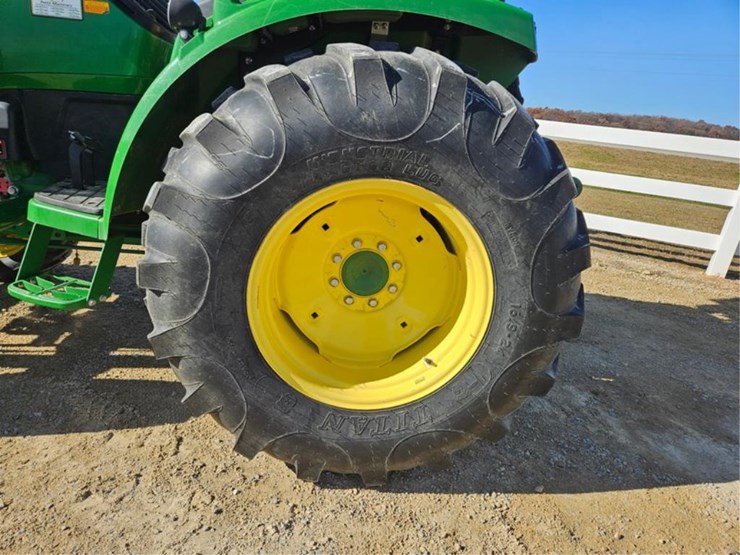 #3087-•-john-deere-4066-4x4-tractor,-h180-loader-image-98