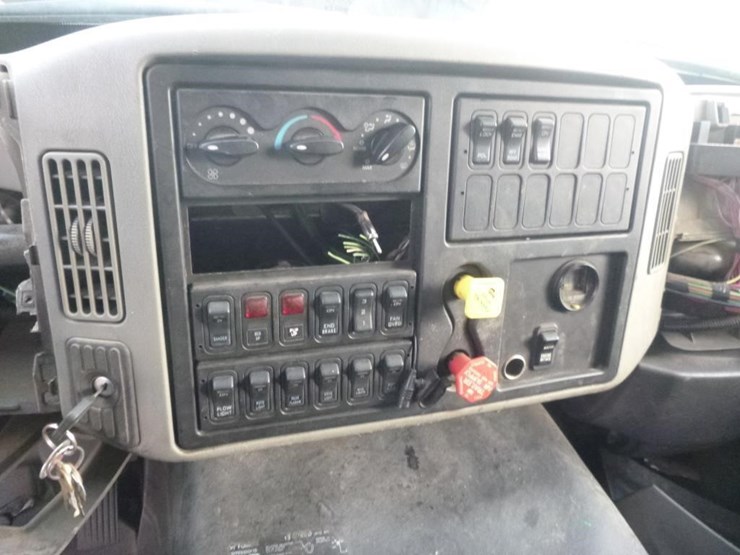 international-7600-image-13