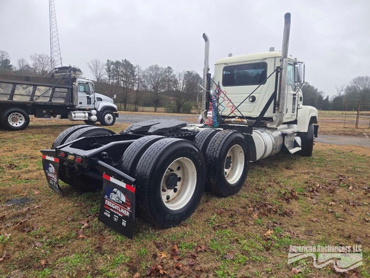 2017-mack-chu613-truck,-vin-#-1m1an07y2hm026069-image-10