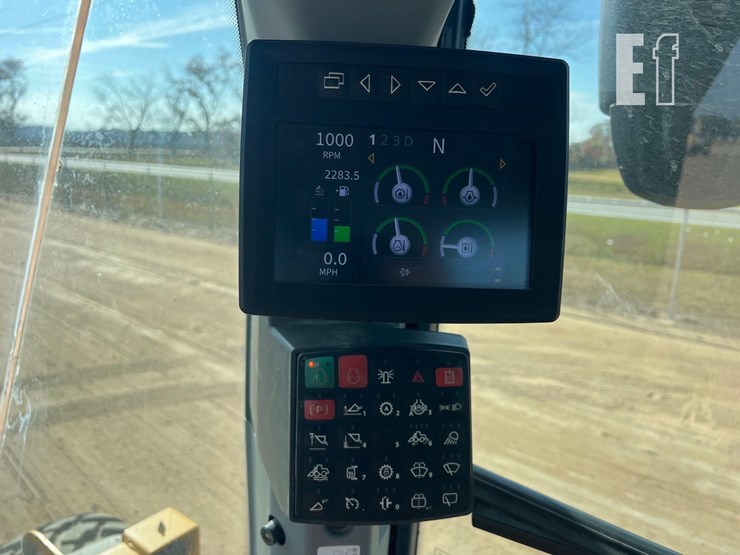 2020-deere-444l-image-30