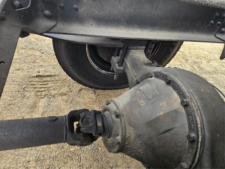 international-4900-image-43