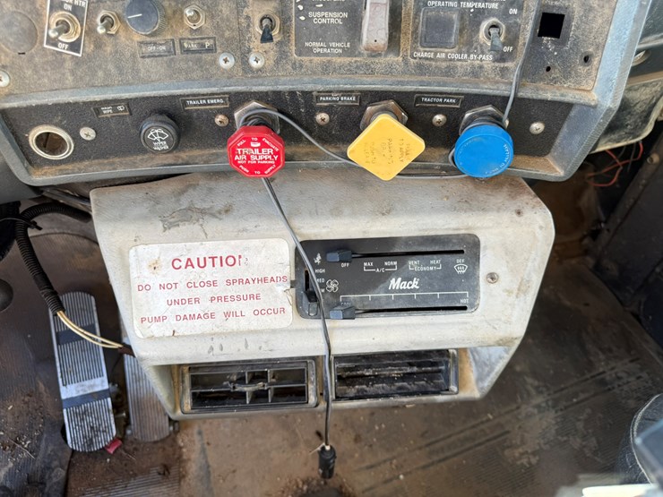 mack-r686st-image-112