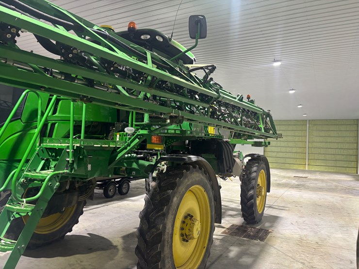 john-deere-r4044-image-10