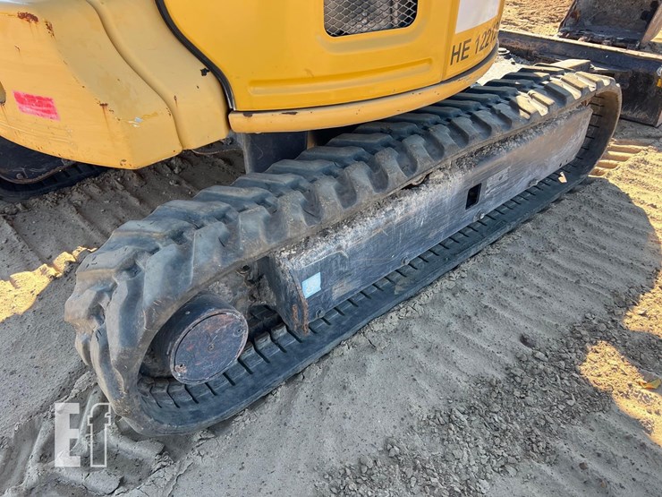 2015-deere-35g-image-14