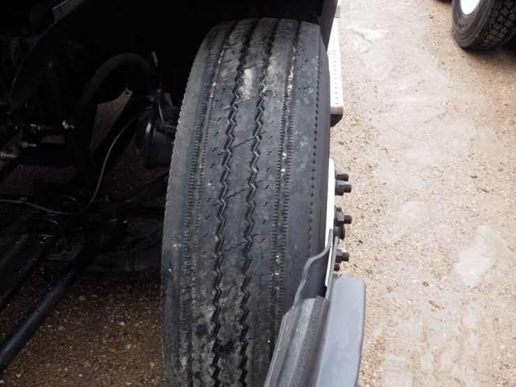 2019-freightliner-cascadia-116-image-23