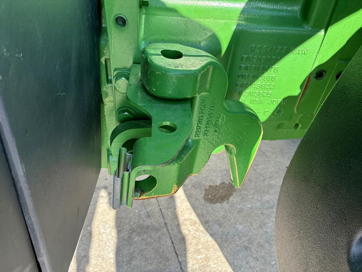 john-deere-8320r-image-22
