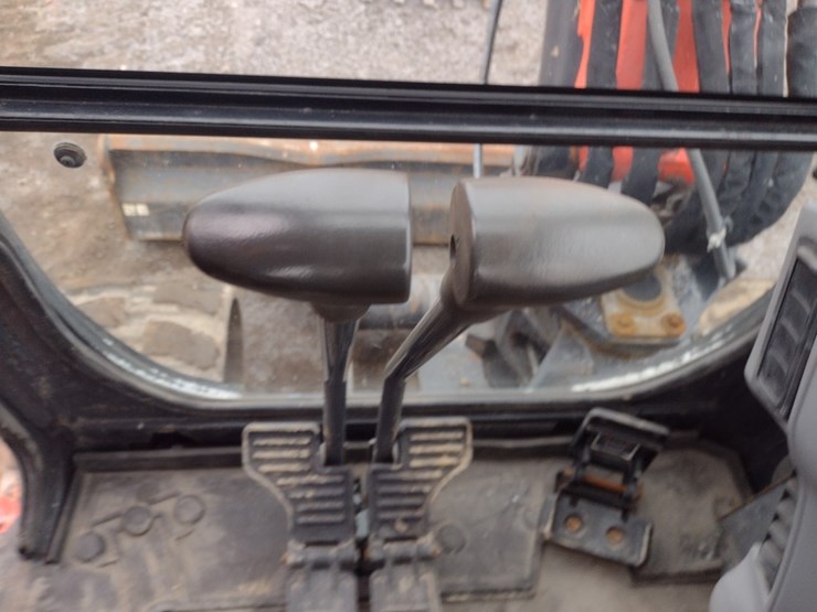 kubota-kx057-image-7