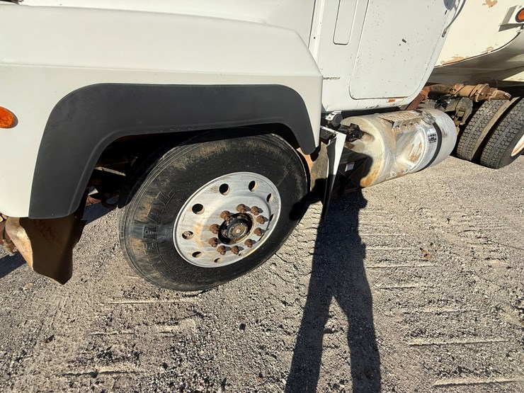 mack-r686st-image-42