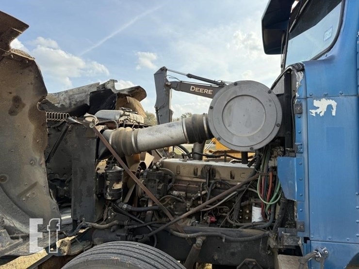 international-9300-image-23