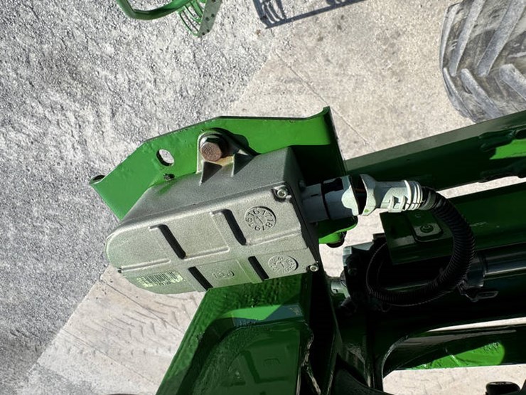 john-deere-r4038-image-65