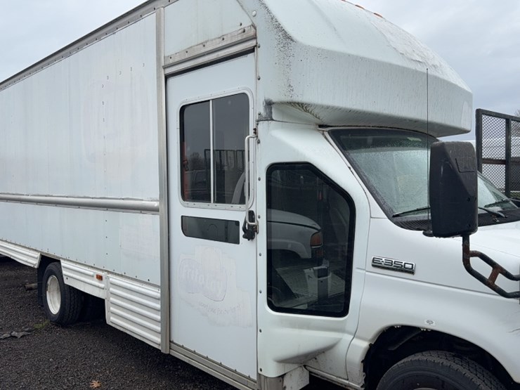 2008-ford-e350-image-7