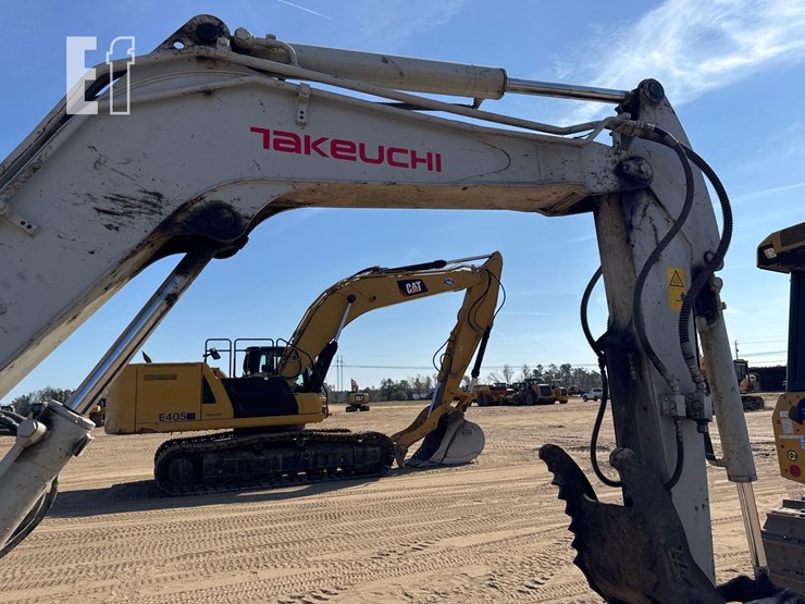 2020-takeuchi-tb260-image-23