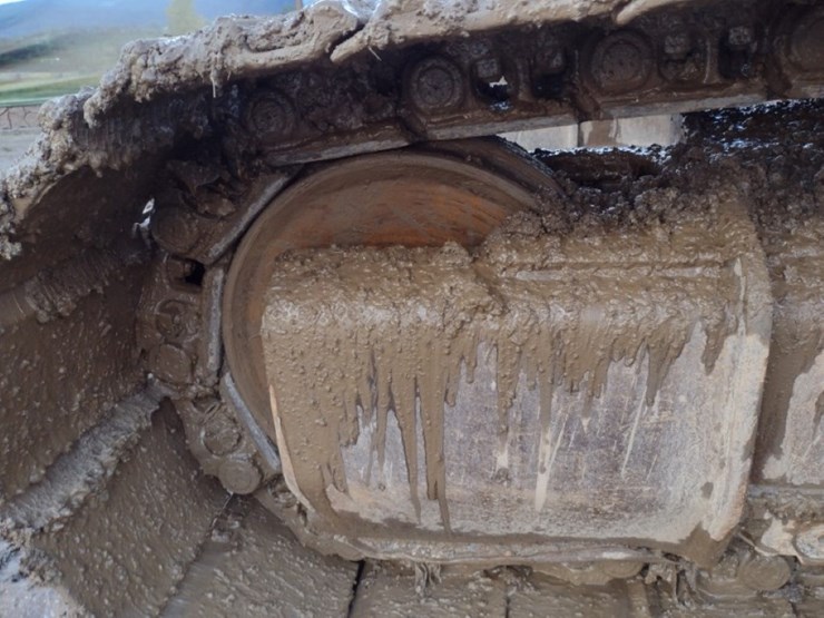 caterpillar-325d-image-36