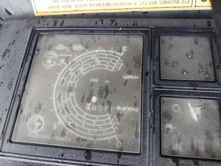 case-ih-3220-image-8