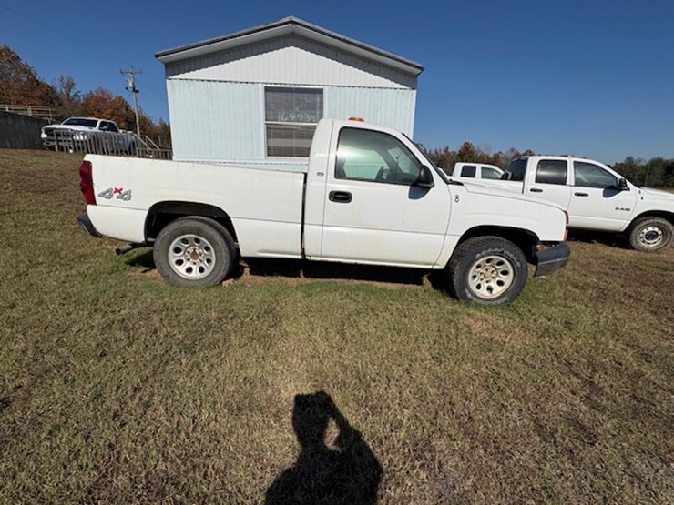 2003-chevrolet-silverado-1500-image-15