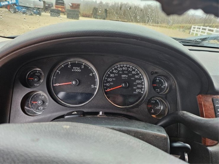 2008-chevrolet-3500-image-38