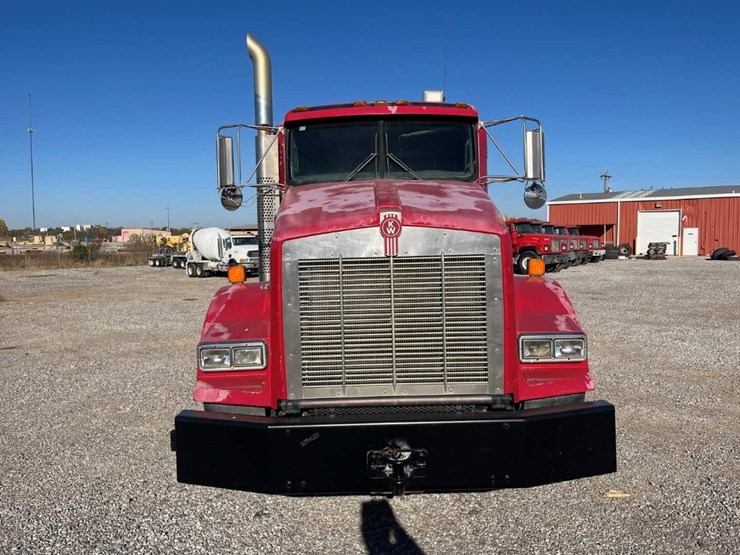 2010-kenworth-t800-image-2