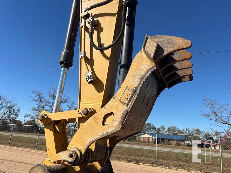 caterpillar-326fl-image-11