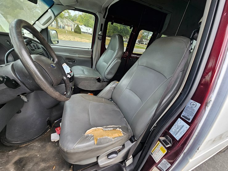 #21246-•-2007-ford-econoline-wagon-van-image-28