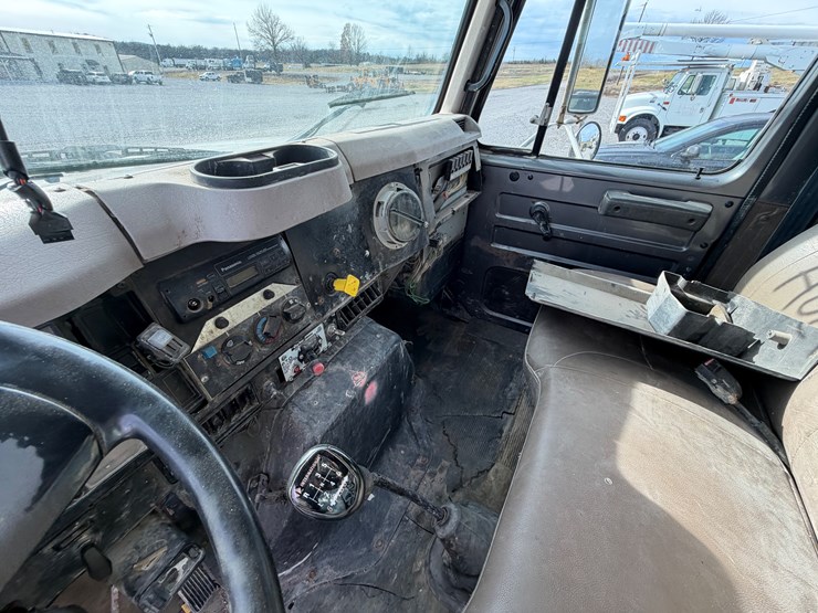 international-4700-image-20