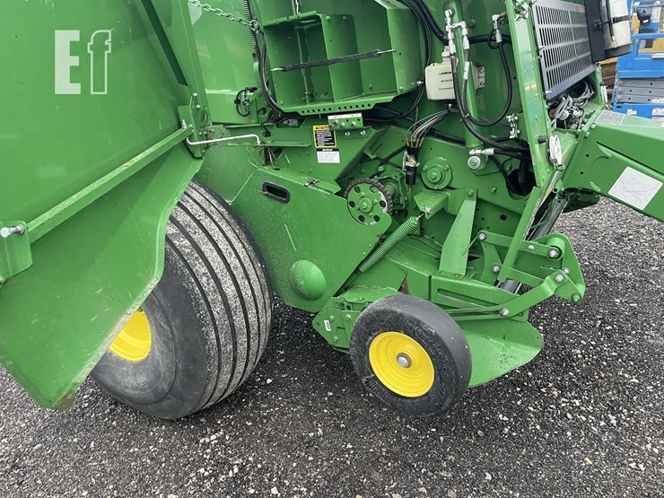 2022-john-deere-560m-image-32