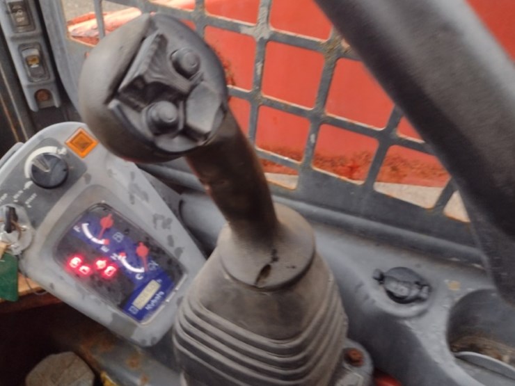 kubota-ssv75-image-8