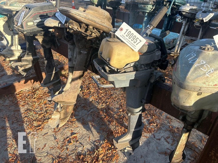 yamaha-outboard-motor-image-2