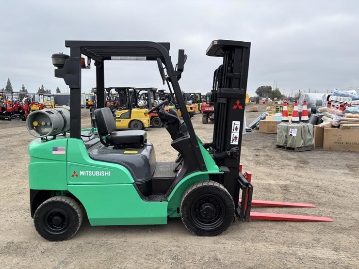 2020-mitsubishi-fg25n-image-7