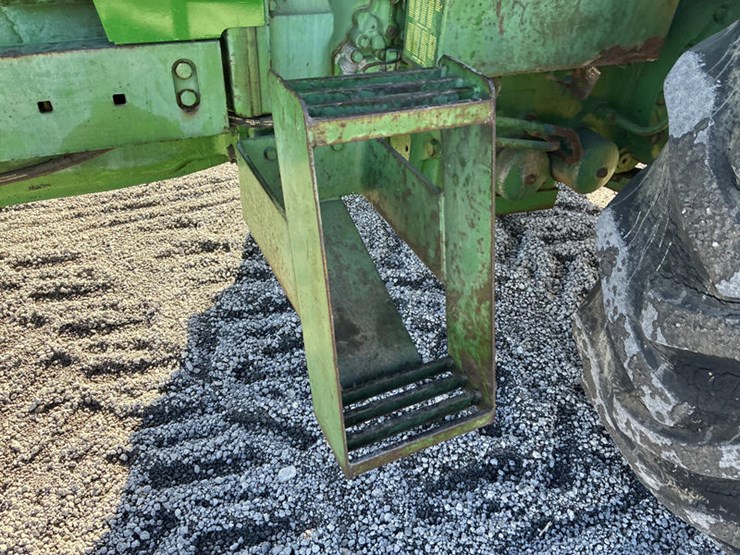 john-deere-4520-image-23