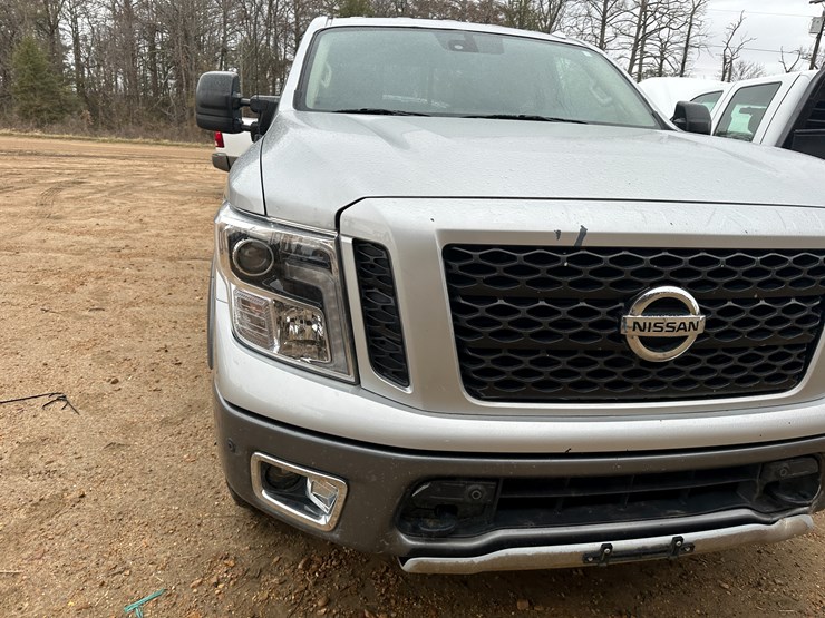 2019-nissan-titan-image-51