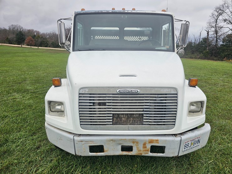 freightliner-fl60-image-26
