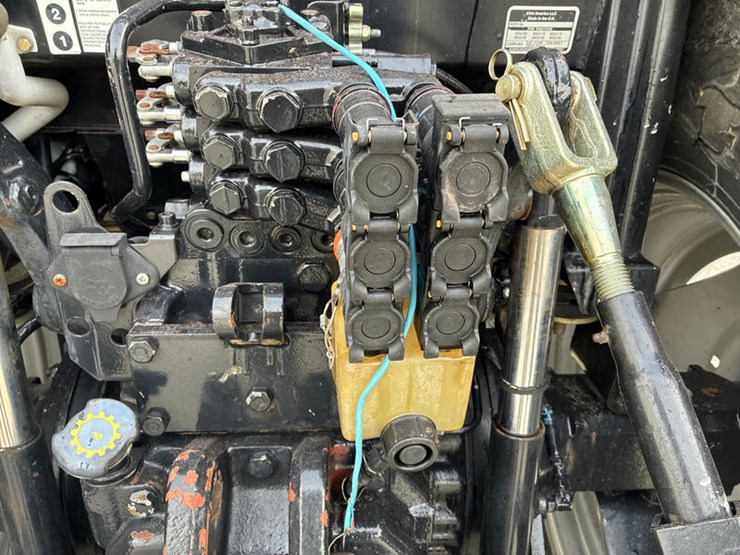 case-ih-mxu130-image-32