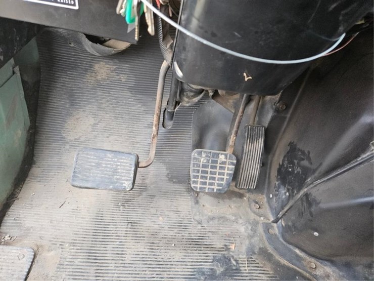 international-4900-image-31