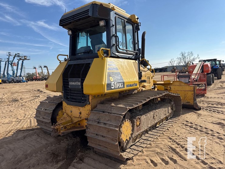 komatsu-d51pxi-22-image-3