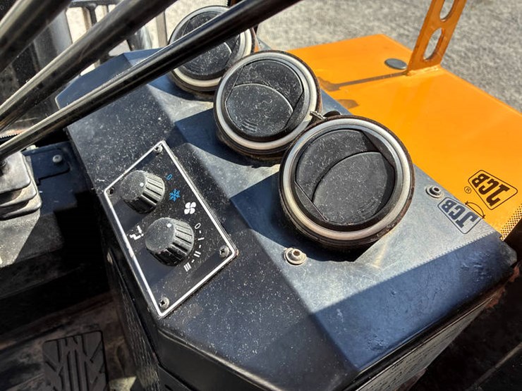 jcb-930-image-65