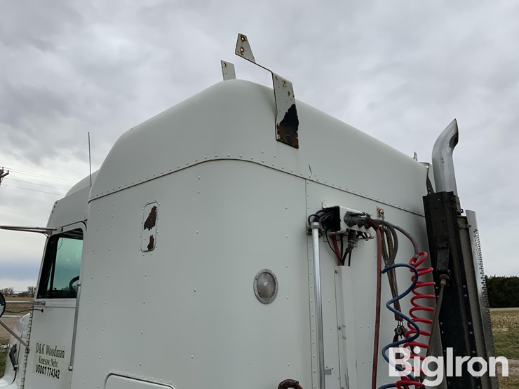 1996-freightliner-fld112-image-18