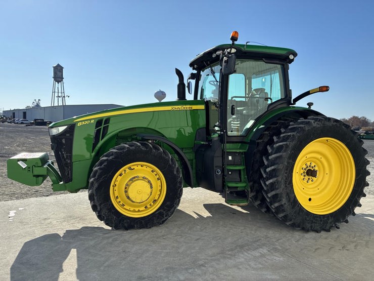 john-deere-8320r-image-11