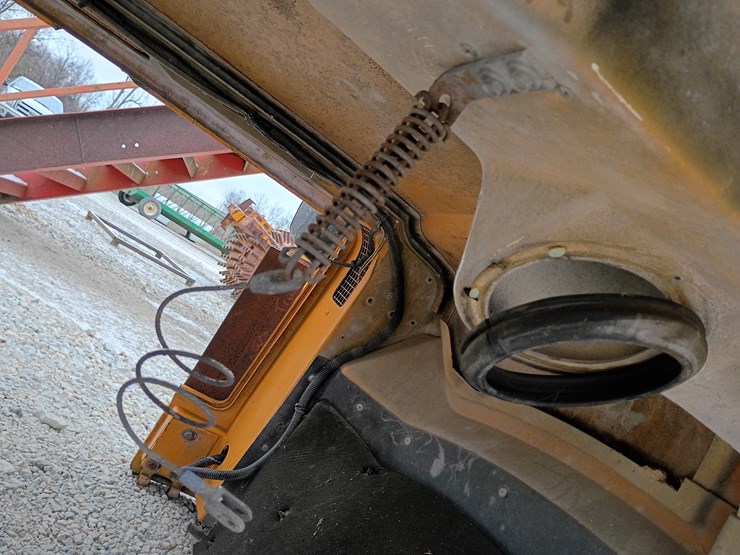 international-4900-image-12