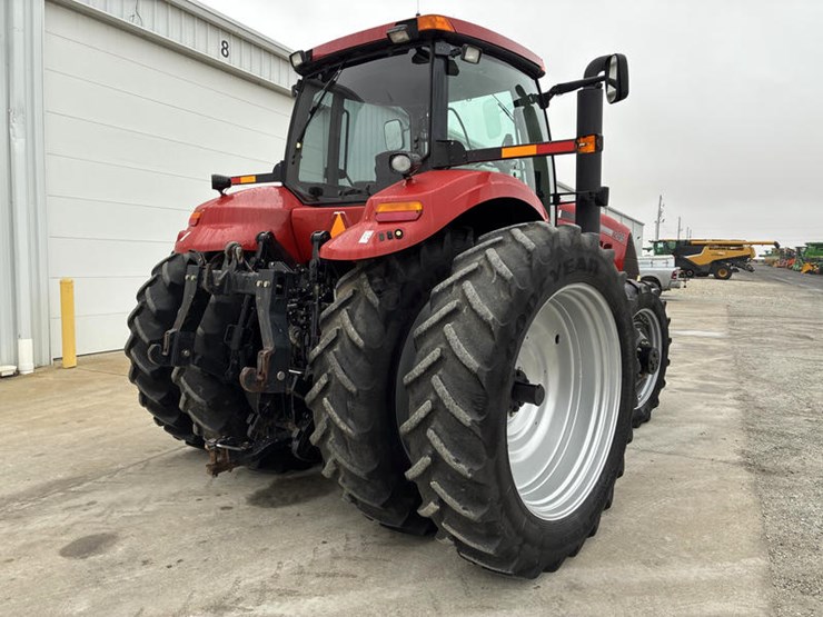 case-ih-magnum-245-image-6