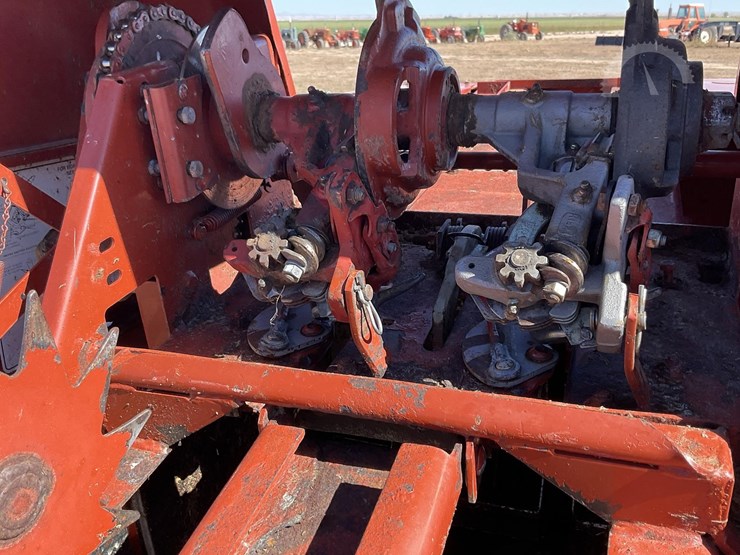 2001-hesston-4590-image-9