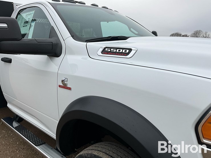 2024-ram-5500-heavy-duty-4x4-service-truck-w/tiger-crane-image-19