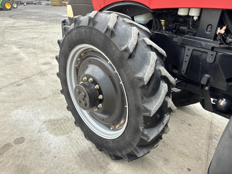 case-ih-magnum-245-image-38
