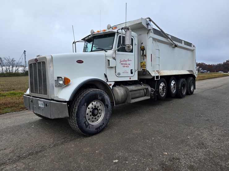 peterbilt-367-image-4