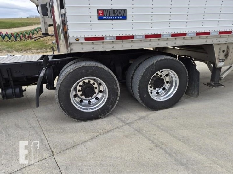 2018-freightliner-cascadia-113-image-9